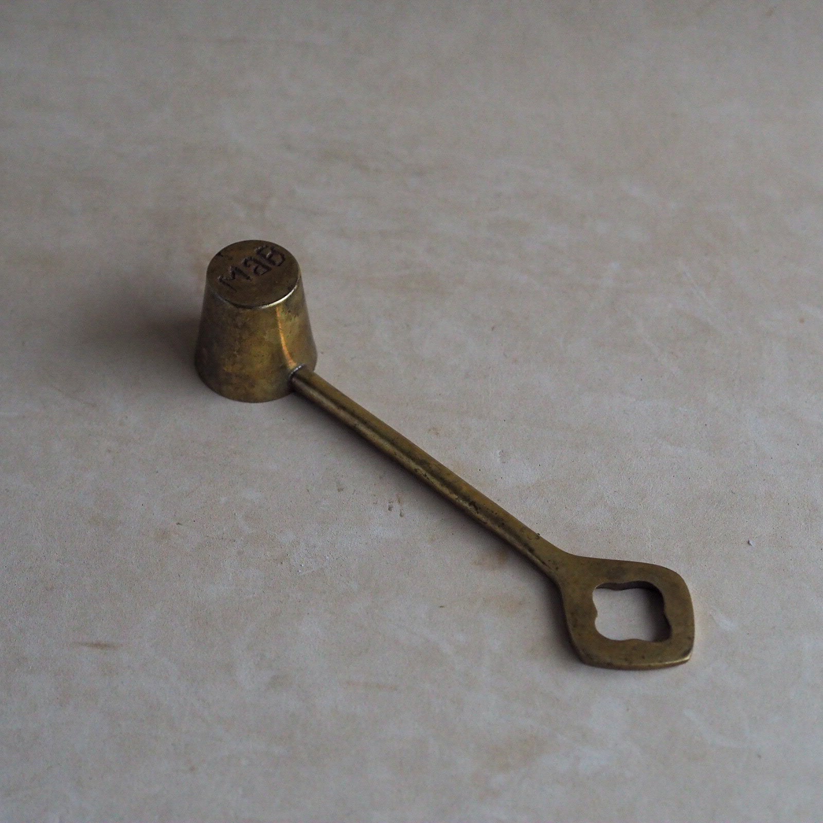 VINTAGE CANDLE SNUFFER #021